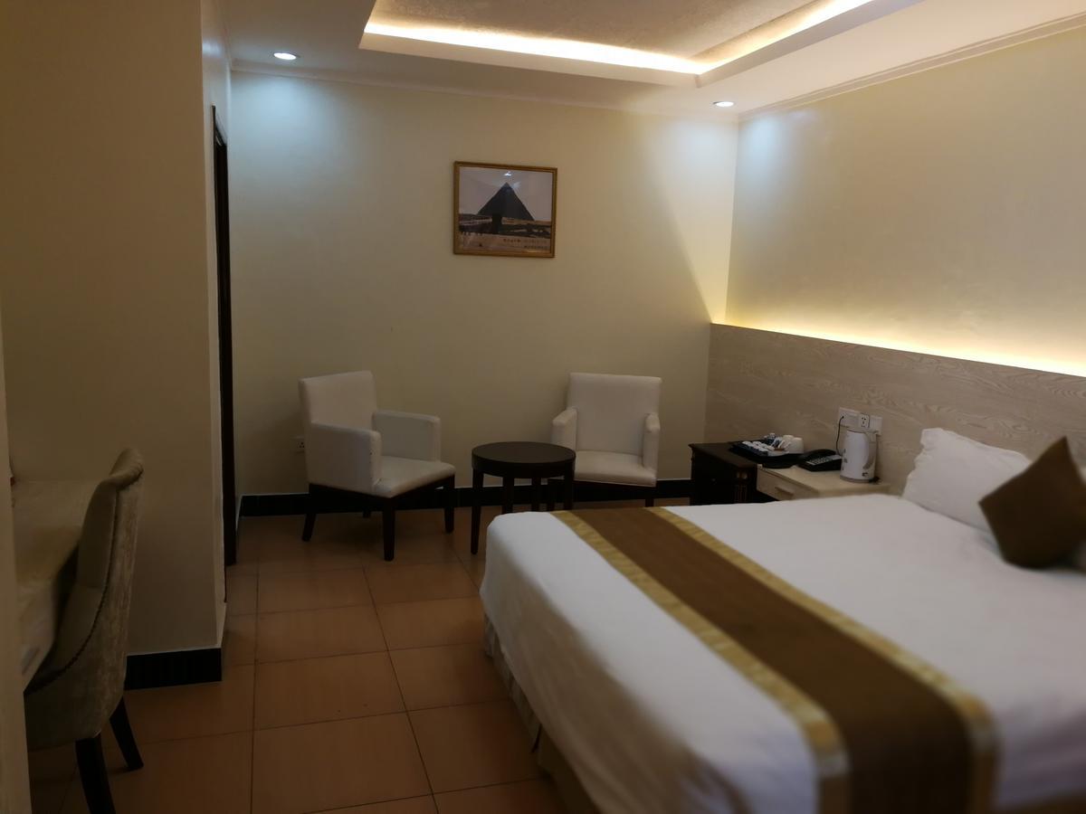 Nanjing Restaurant & Motel Kampala Exteriör bild